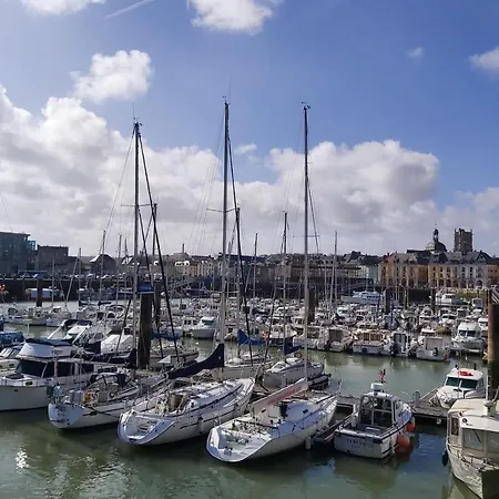 Charmante Maison De Ville Entre Port Et Front De Mer 펜션 *
